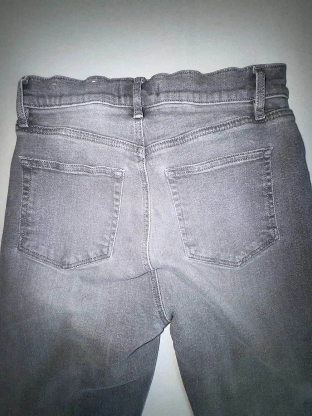 LOFT High Waist Flare Crop Gray Women's Denim‎ Jeans Flared Style Size 4 Frayed